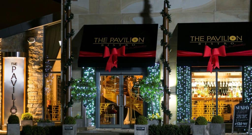 Big Bows To Decorate Buildings and homes at Chrsitmas