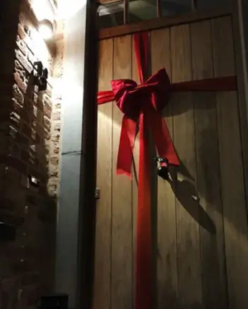 Deluxe Christmas Door Bows